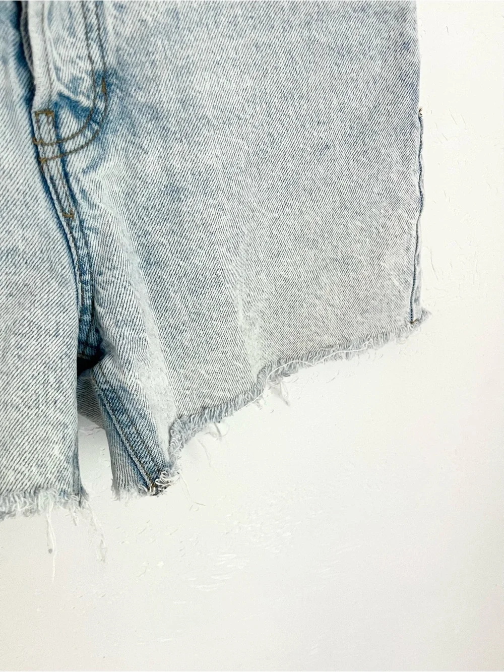 PacSun 90s Girlfriend Light Wash Denim Cutoff Shorts